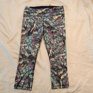 Spring/Summer Multi Color Lululemon Capris Size 8
